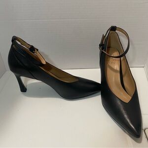 Naturalizer Ace Black Leather Ankle Strap Pointed Toe Pumps - Size 7M - NEW